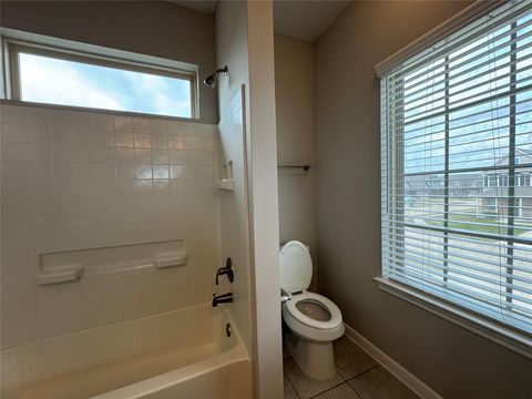 Tiny photo for 3231 Cloud Crest Lane, League City, TX 77539 (MLS # 45280817)