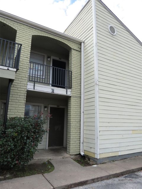 Photo of 6200 W Tidwell Road W #1002, Houston, TX 77092 (MLS # 81379798)
