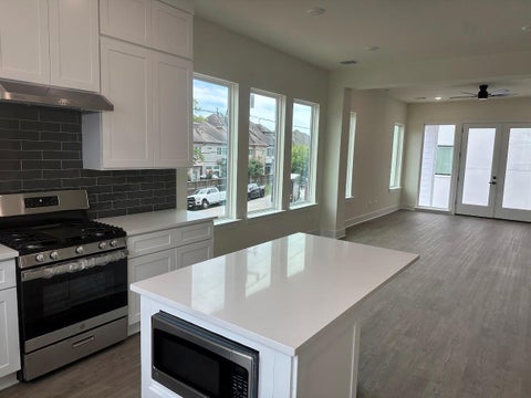 Photo of 8702 Vadecha Drive, Houston, TX 77055 (MLS # 78419991)