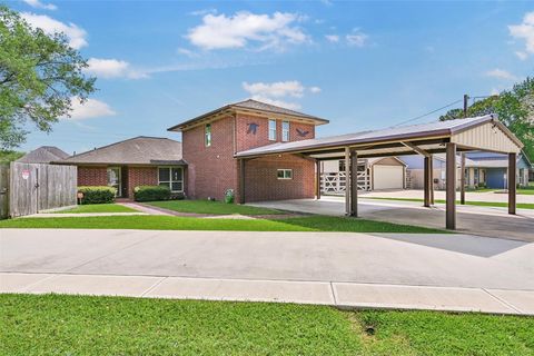 Photo of 9206 W Sterling Drive, Pearland, TX 77584 (MLS # 37989785)