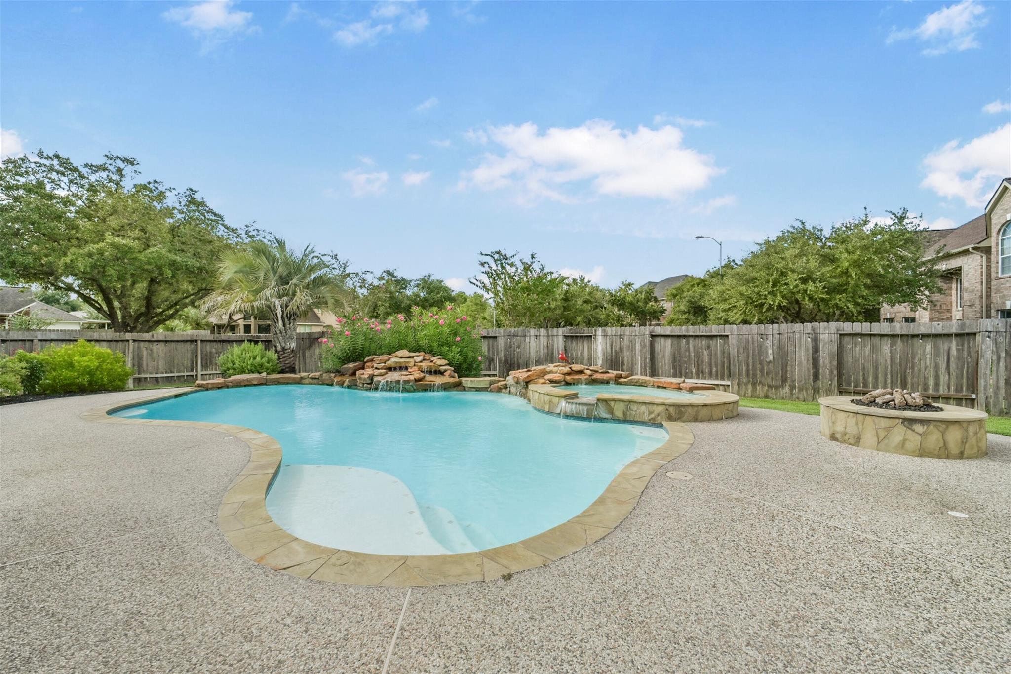 15730 Lake Loop Drive