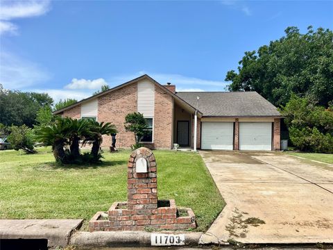 Photo of 11703 Seawood Drive, Houston, TX 77089 (MLS # 97862651)