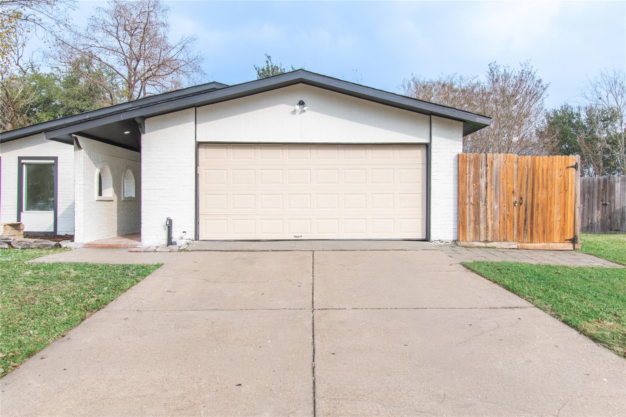 15411 Sierra Valle Drive