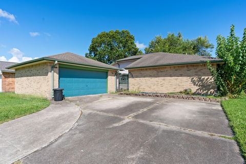 Photo of 9731 Shell Rock Road, La Porte, TX 77571 (MLS # 64533617)