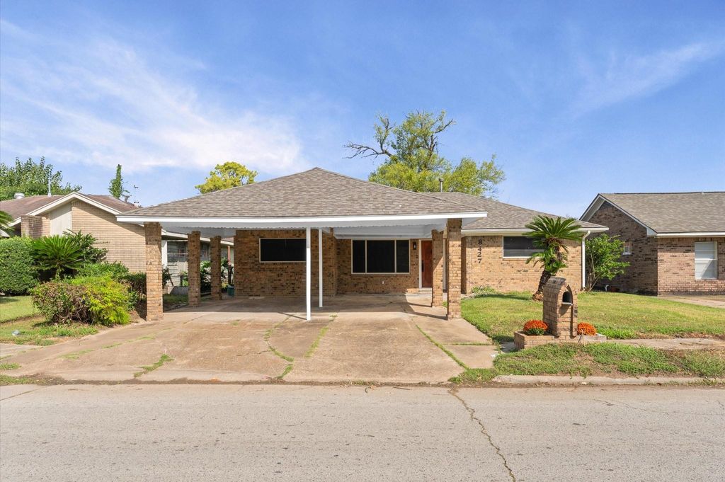 Photo of 8427 Guinevere Street, Houston, TX 77029 (MLS # 12008890)