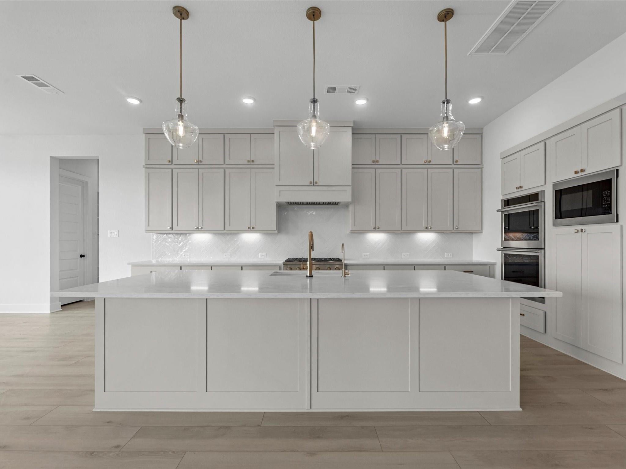11938 Golden Cove