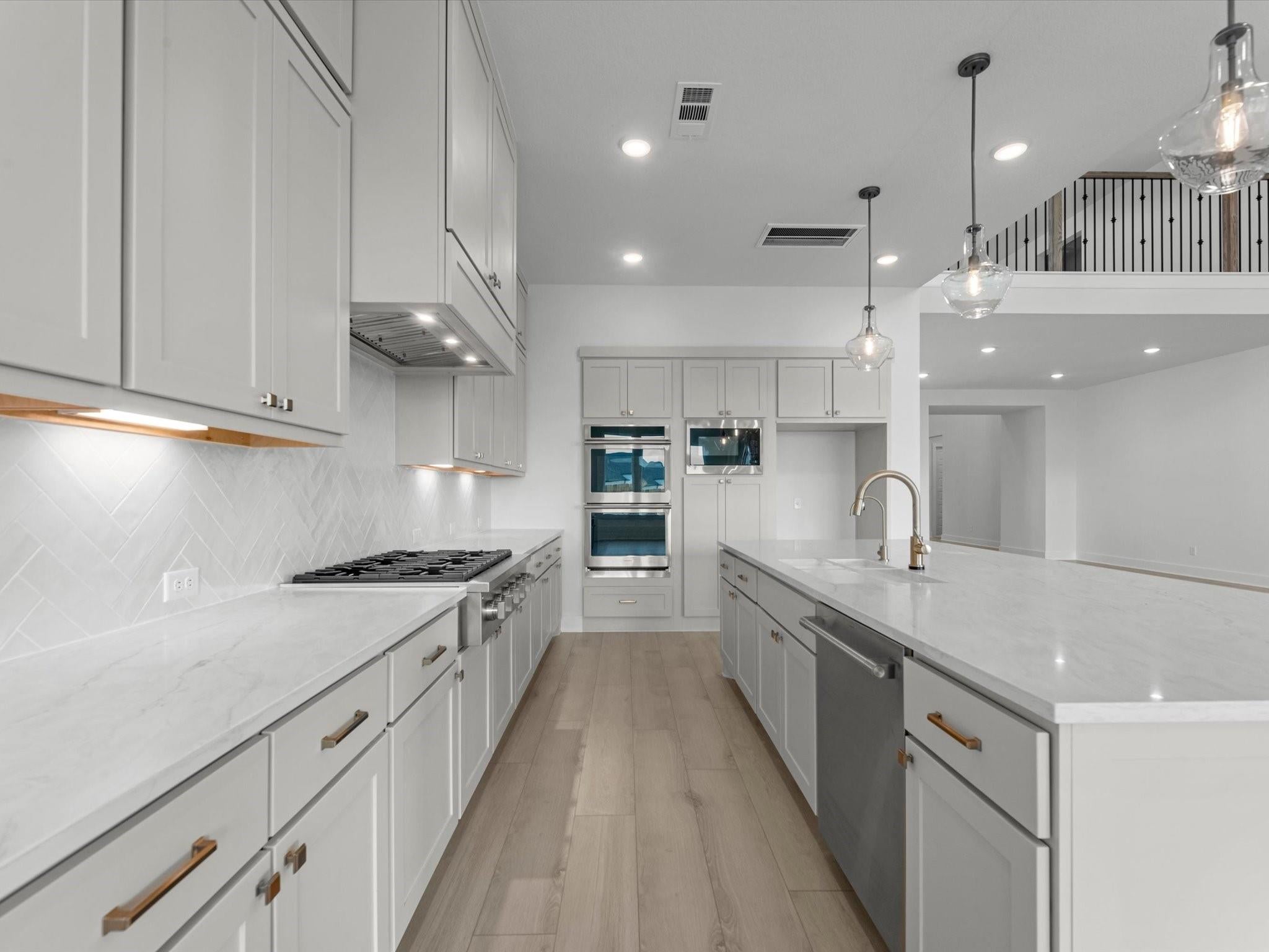 11938 Golden Cove