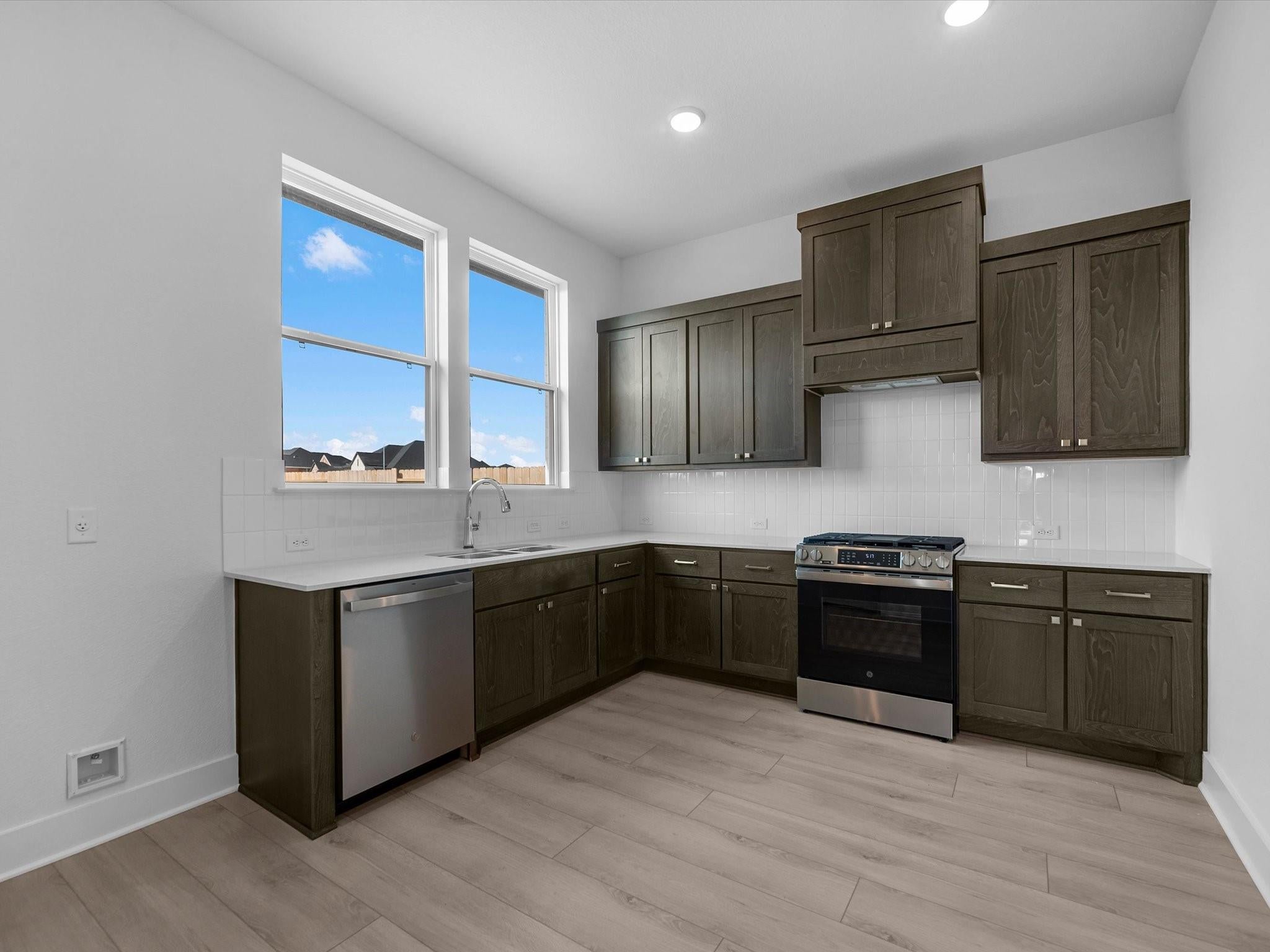11938 Golden Cove