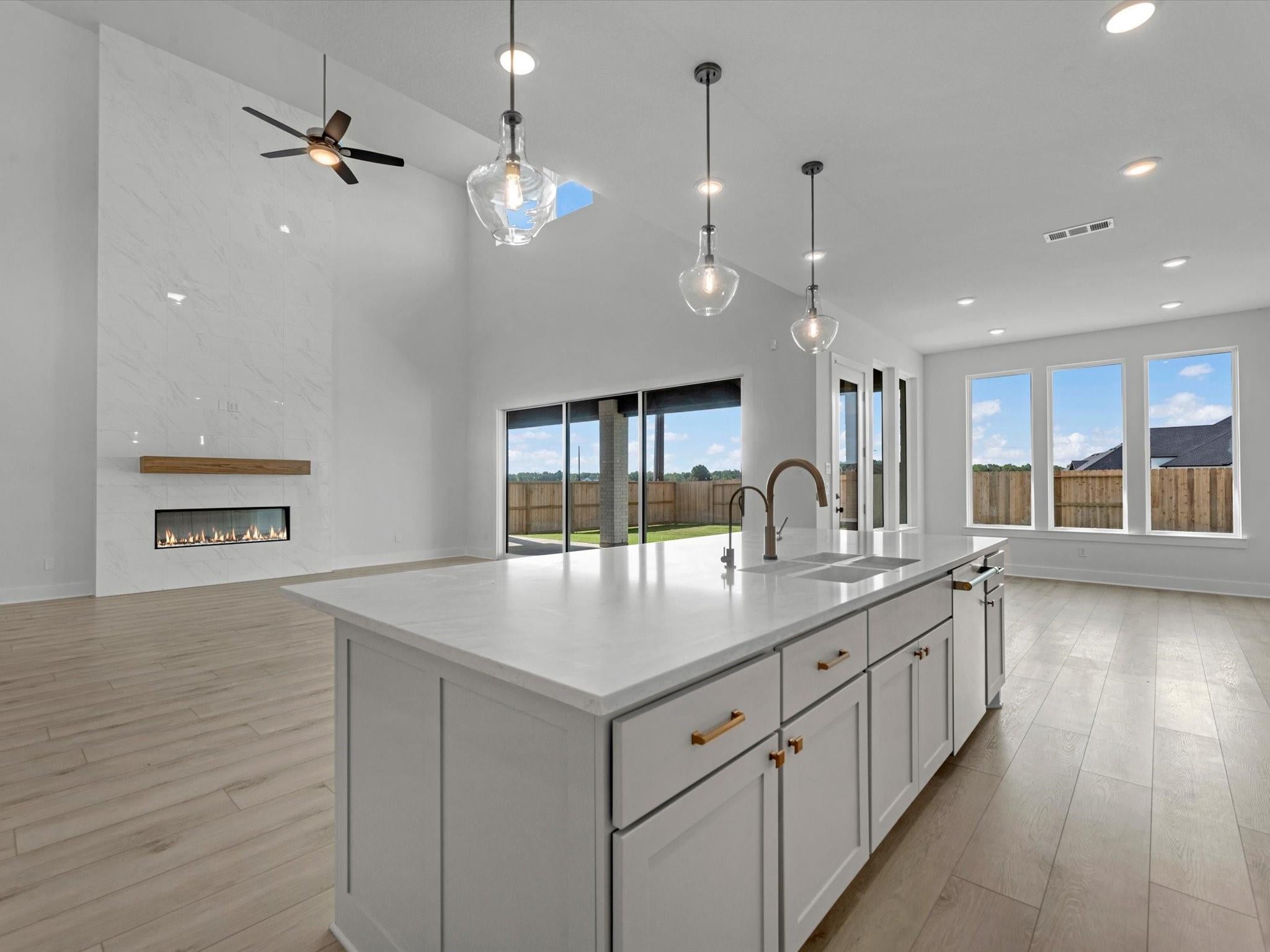 11938 Golden Cove