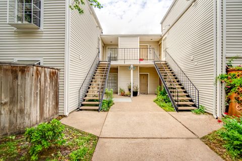 Photo of 9809 Richmond Avenue #H13, Houston, TX 77042 (MLS # 69822451)