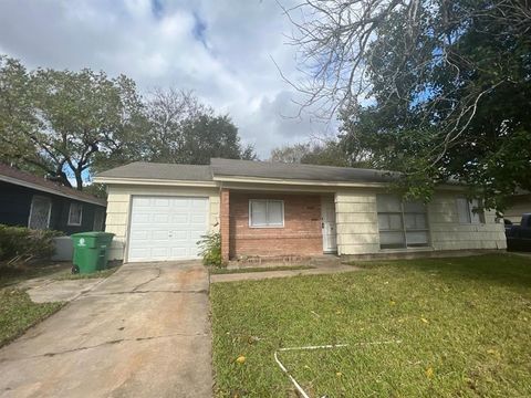 Photo of 5655 Belneath Street, Houston, TX 77033 (MLS # 26067564)