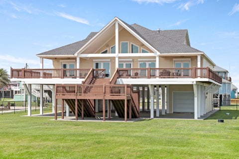 Photo of 2130 Gulf, Crystal Beach, TX 77650 (MLS # 10456871)