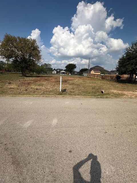 Photo of 0 Pinedale Avenue, Arcola, TX 77583 (MLS # 22953864)
