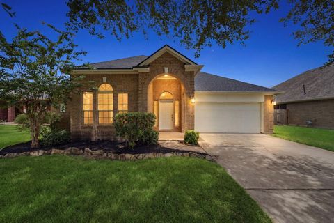 Photo of 4207 Canterbury Park Lane, Pearland, TX 77584 (MLS # 65275331)