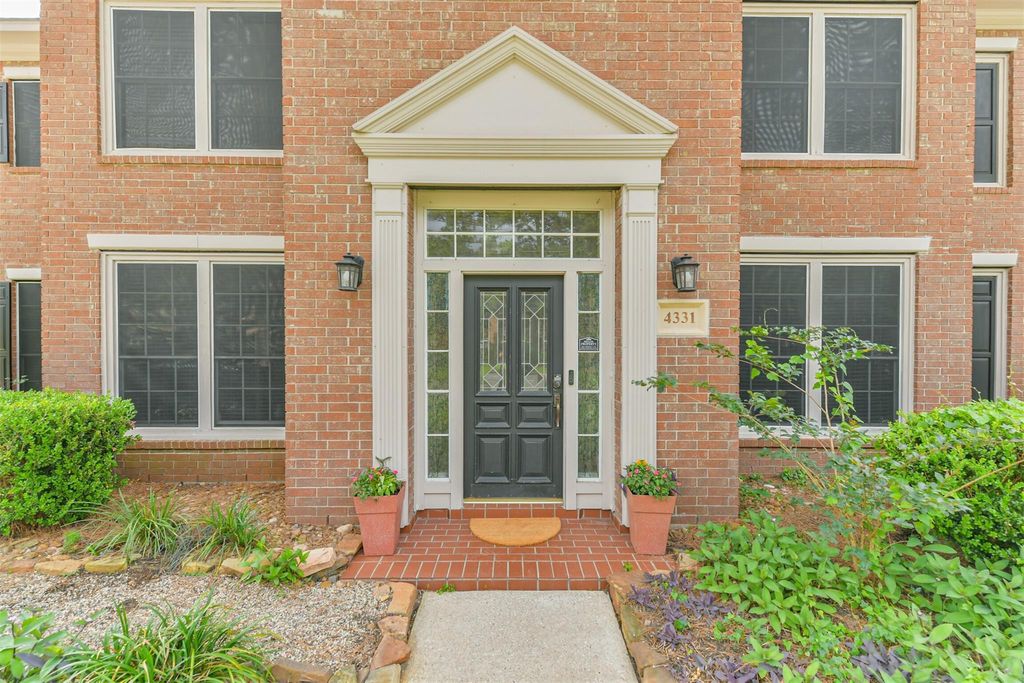 Photo of 4331 Broadleaf Street, Houston, TX 77345 (MLS # 24273391)