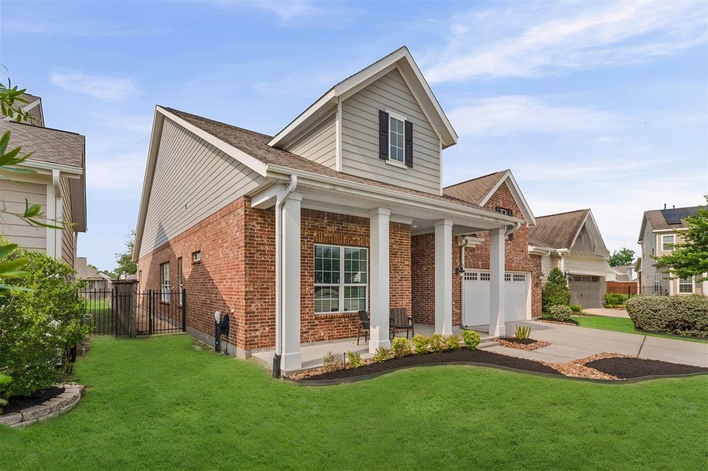 Photo of 2006 Laurie Darlin Drive, Conroe, TX 77384 (MLS # 28199015)