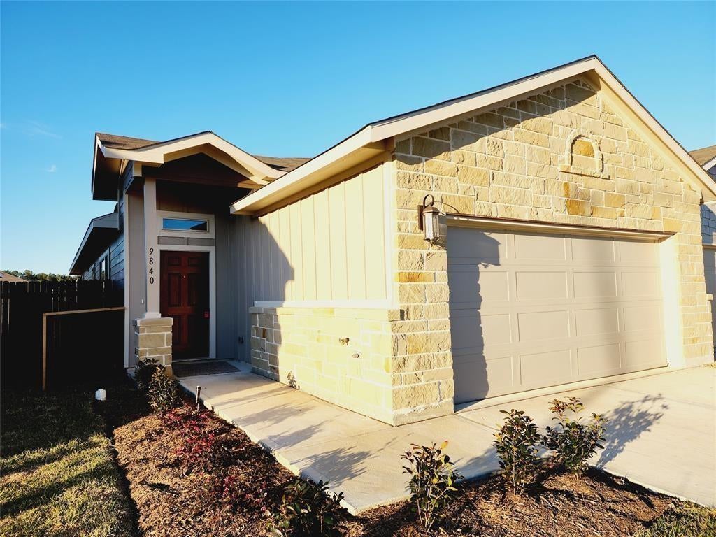 9840 Grosbeak Lane