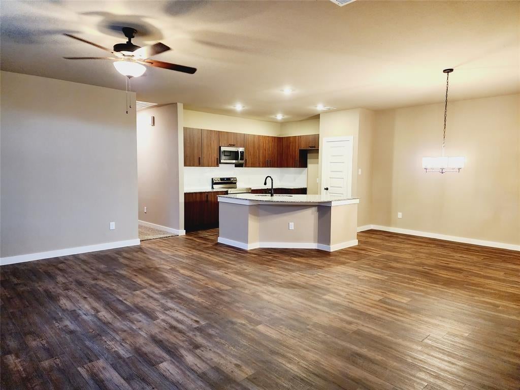 9840 Grosbeak Lane