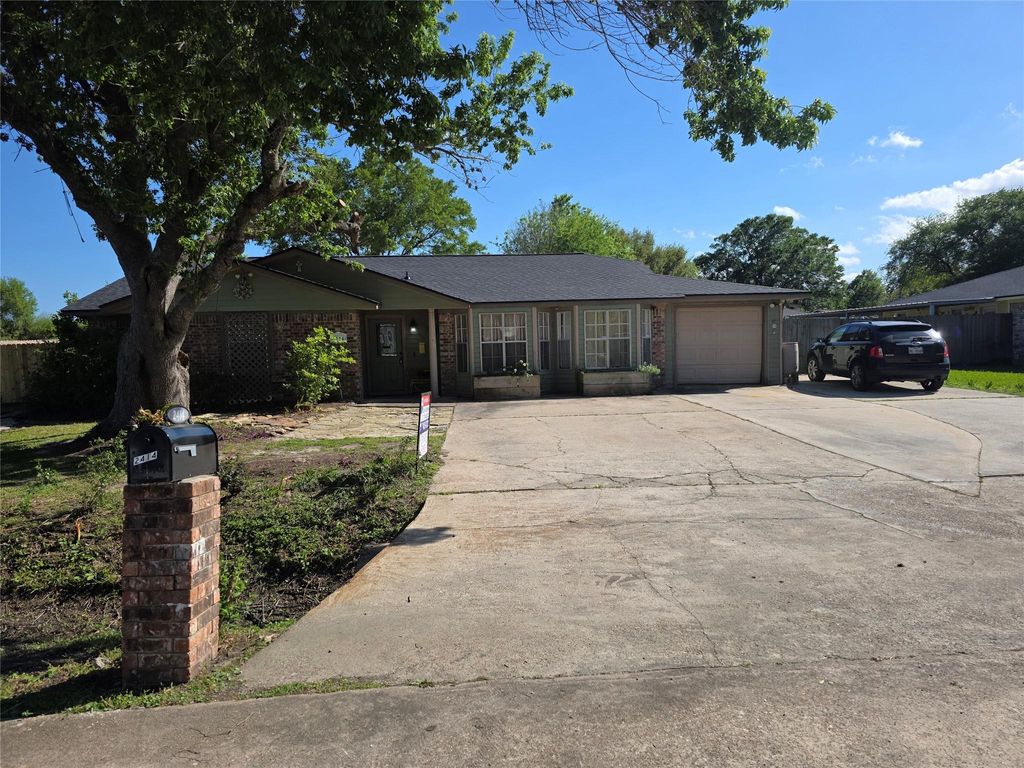 Photo of 2414 Goldenrod Street, Highlands, TX 77562 (MLS # 79248079)