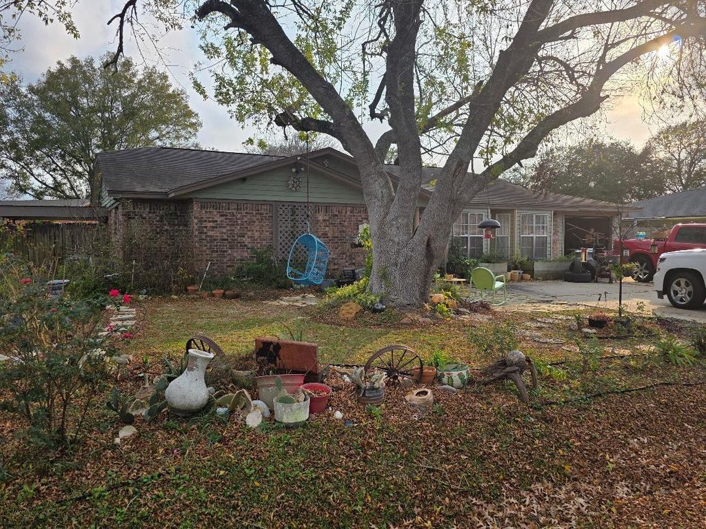 Photo of 2414 Goldenrod Street, Highlands, TX 77562 (MLS # 79248079)