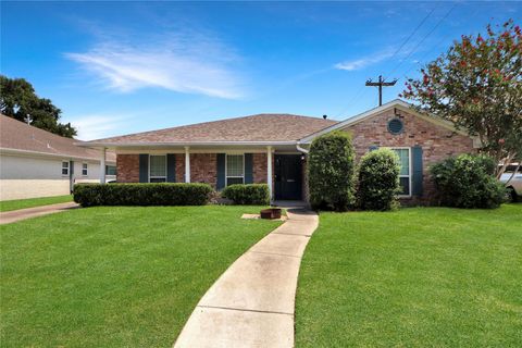 Photo of 9807 Braewick Drive, Houston, TX 77096 (MLS # 38668847)