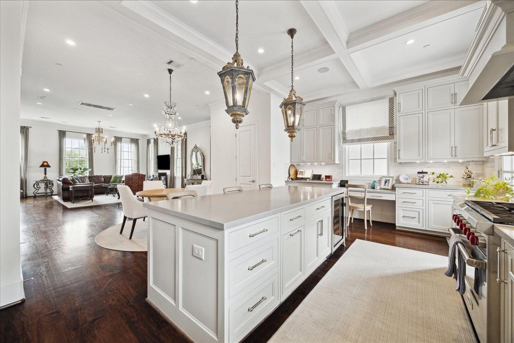 Photo of 216 Morningside Park Street, Houston, TX 77024 (MLS # 49174974)