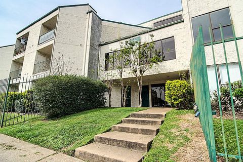 Tiny photo for 2818 S Bartell Drive #312, Houston, TX 77054 (MLS # 85899397)