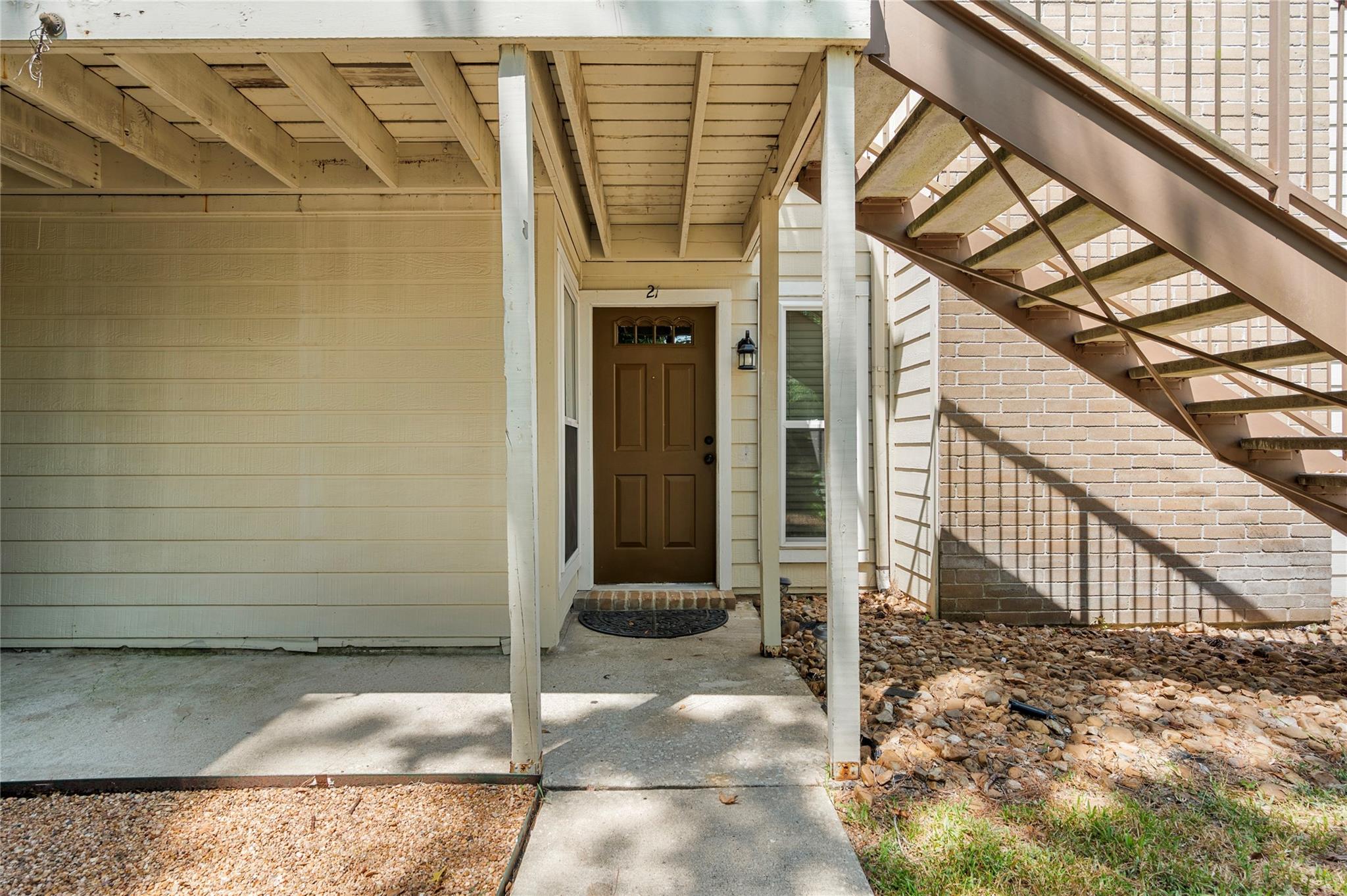 3500 Tangle Brush Drive 21