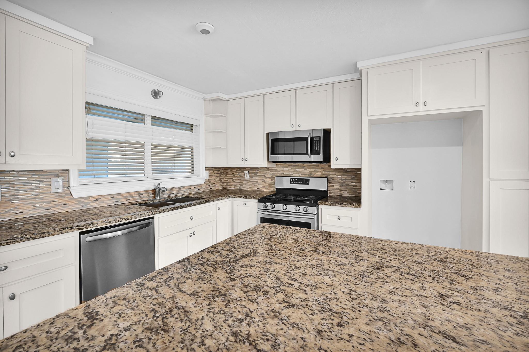 1301 Avenue I