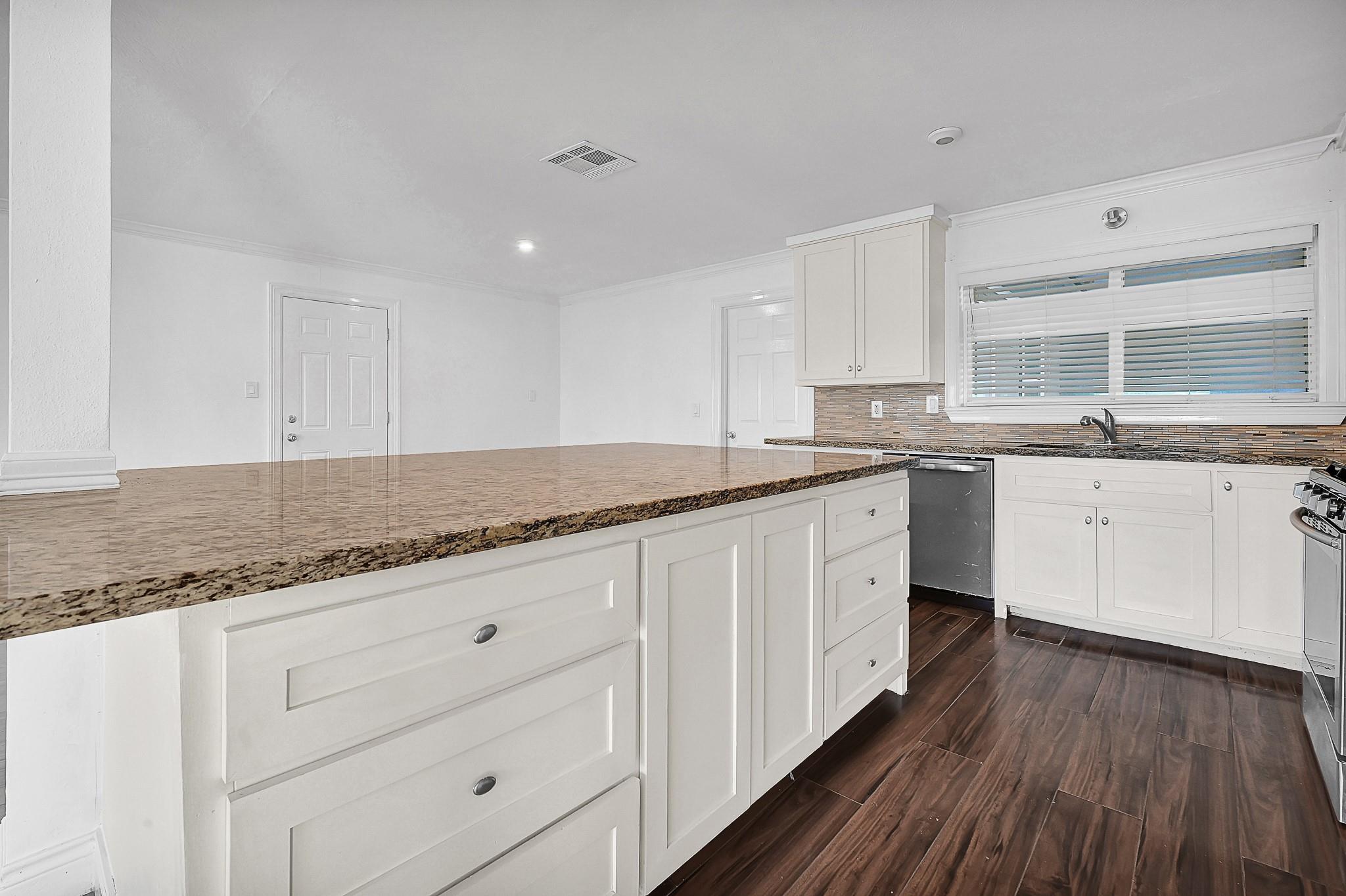 1301 Avenue I