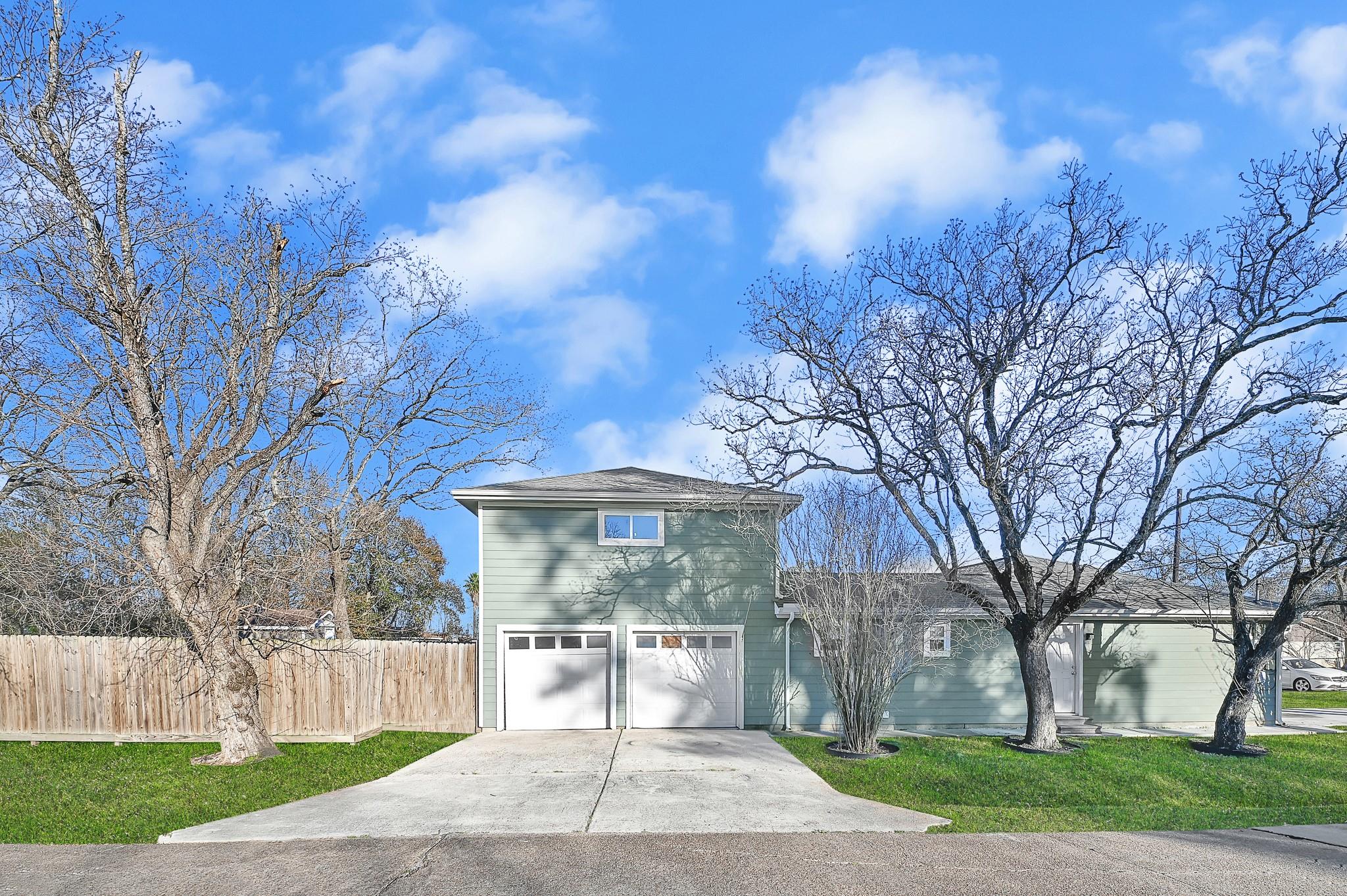 1301 Avenue I