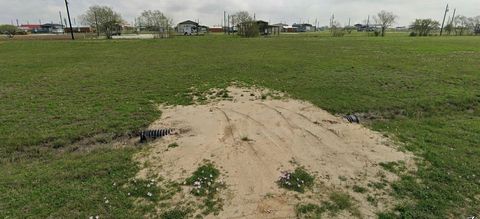 Photo of 115 Baracuda Dr, Palacios, TX 77465 (MLS # 56880960)