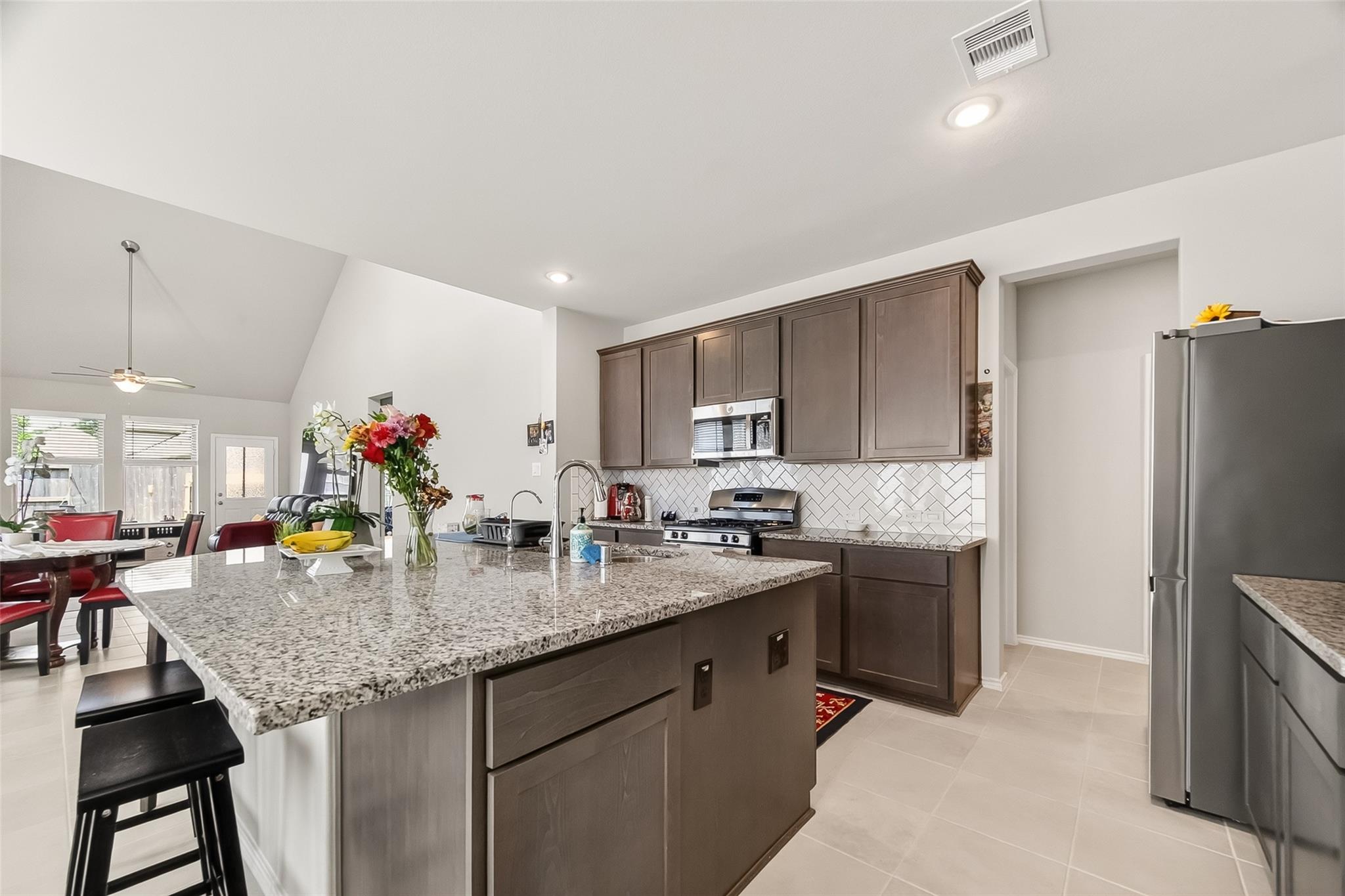 2739 Meadow View Lane