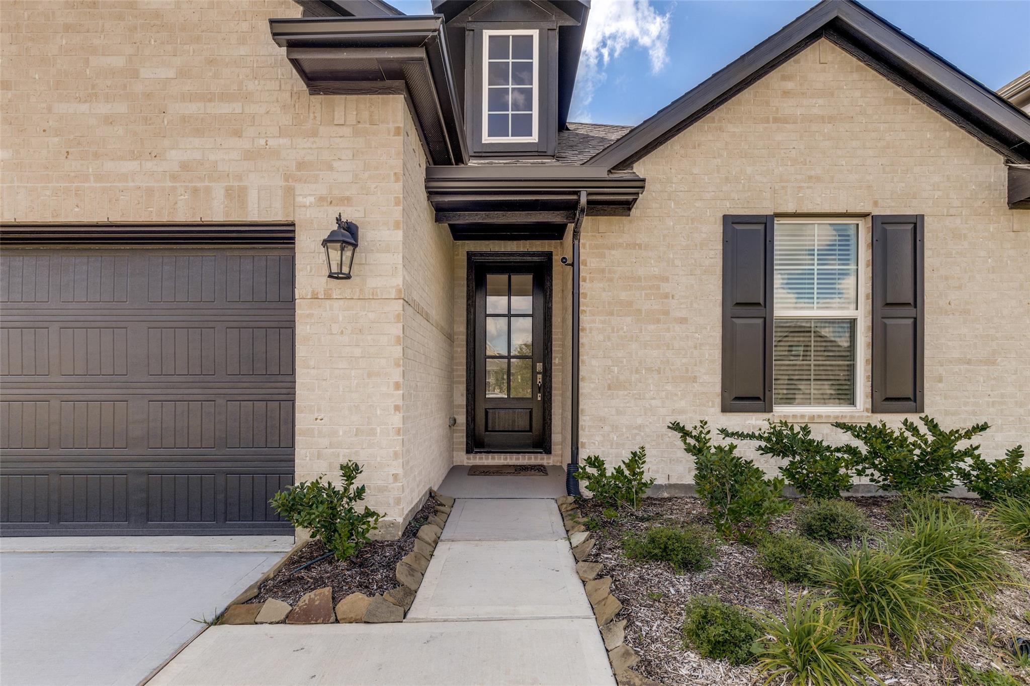 16022 Tangled Vine Lane