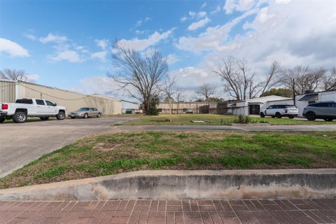 Tiny photo for 2107 N Main Street, Pearland, TX 77581 (MLS # 72574040)