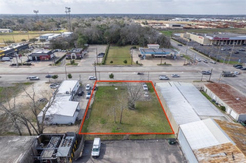 Tiny photo for 2107 N Main Street, Pearland, TX 77581 (MLS # 72574040)