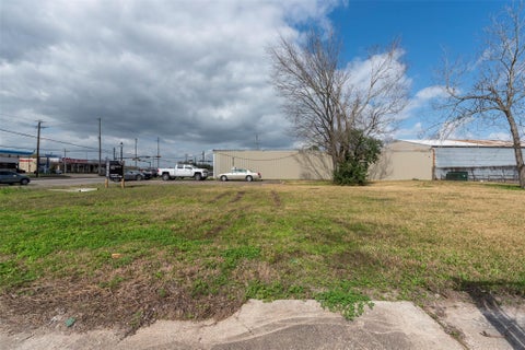 Tiny photo for 2107 N Main Street, Pearland, TX 77581 (MLS # 72574040)