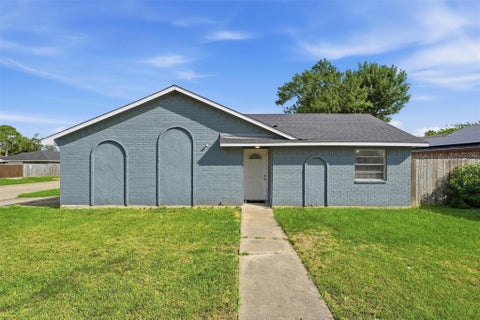 Photo of 17203 Sunshine Street, Houston, TX 77049 (MLS # 89318092)