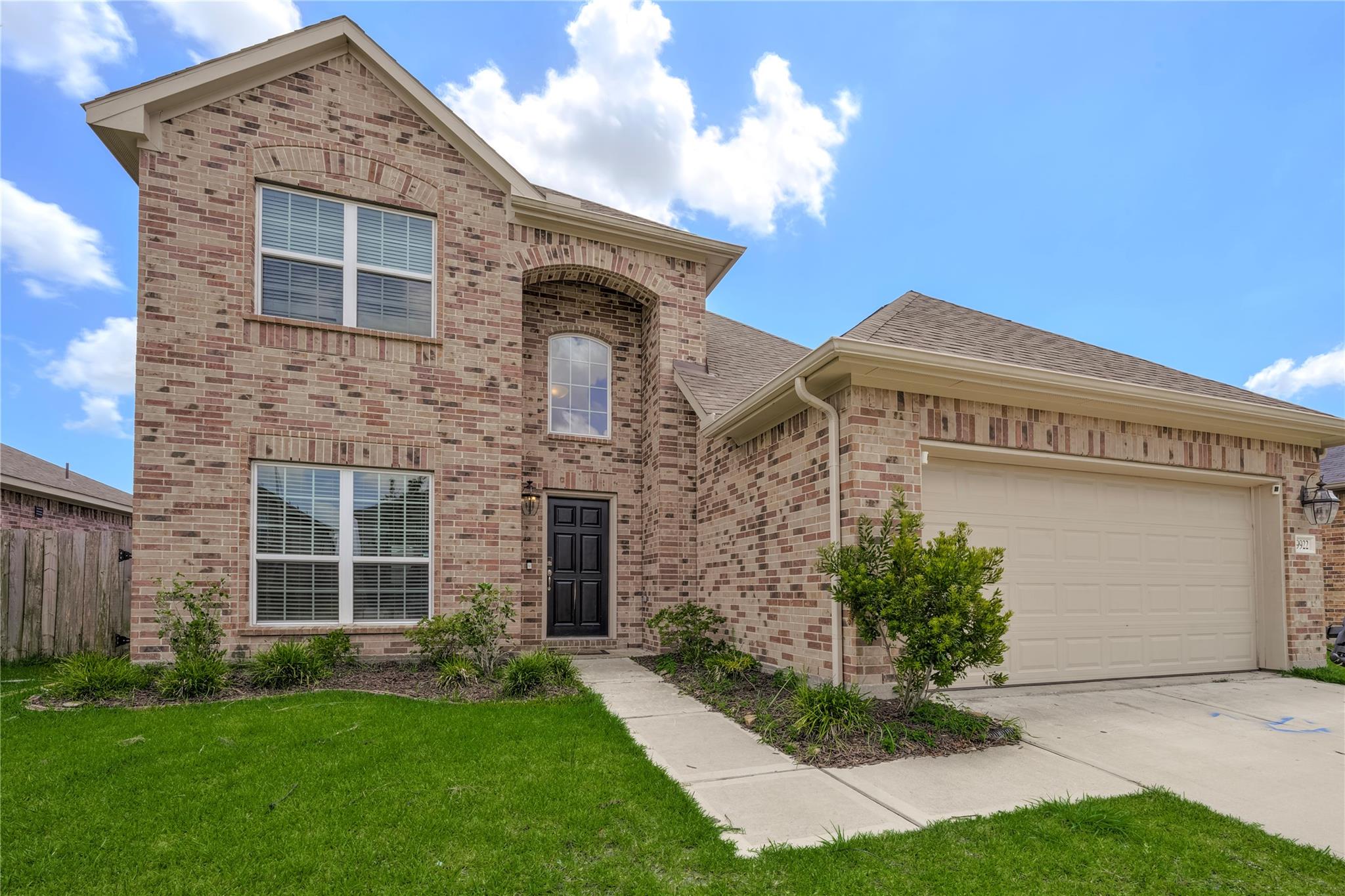 9922 Pine Forest Court
