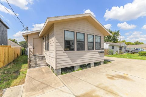 Photo of 8412 Cannon Street, Houston, TX 77051 (MLS # 19731319)