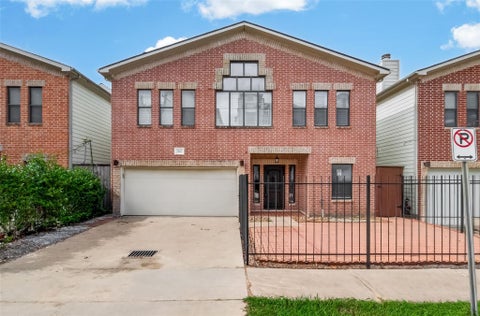 Photo of 5665 Larkin Street, Houston, TX 77007 (MLS # 82490787)