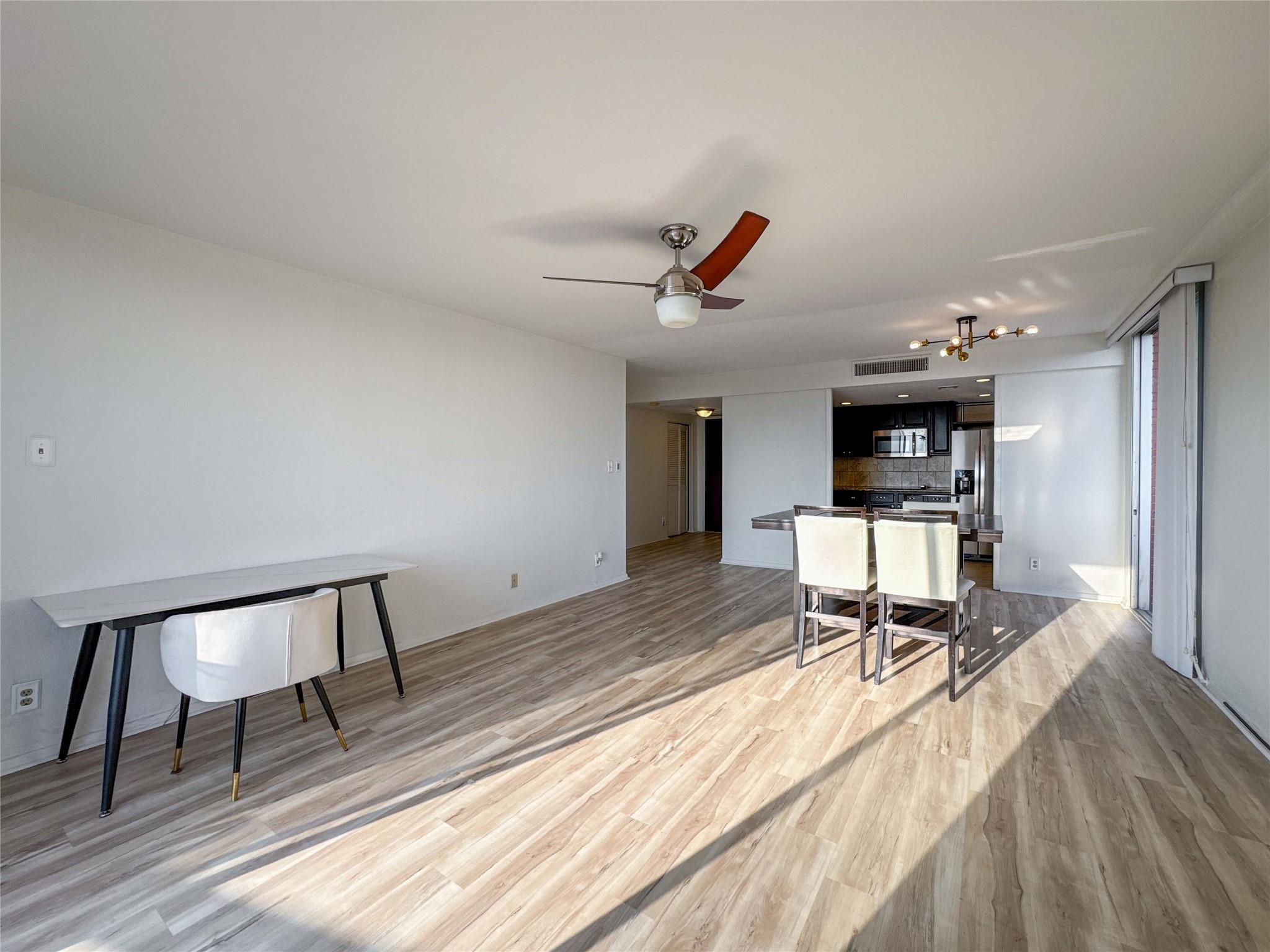 2016 Main Street 1502