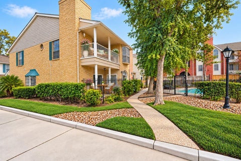 Photo of 2220 Bering Drive #12, Houston, TX 77057 (MLS # 11187902)