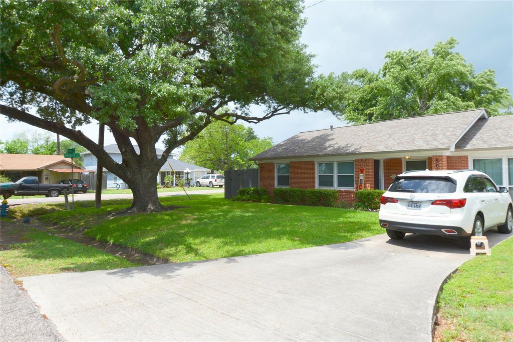 Photo of 501 Jerry Street, Houston, TX 77022 (MLS # 57478480)