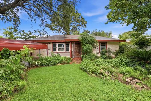Photo of 4211 E Villa Street, Houston, TX 77017 (MLS # 23118007)