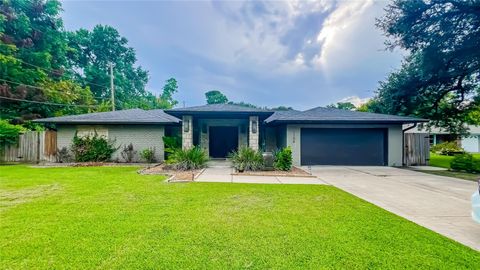 Photo of 1106 Kipp Avenue, Kemah, TX 77565 (MLS # 95123347)