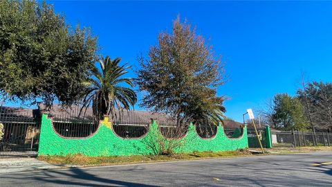 Photo of 255 Mcfarland Road, Houston, TX 77060 (MLS # 75867819)