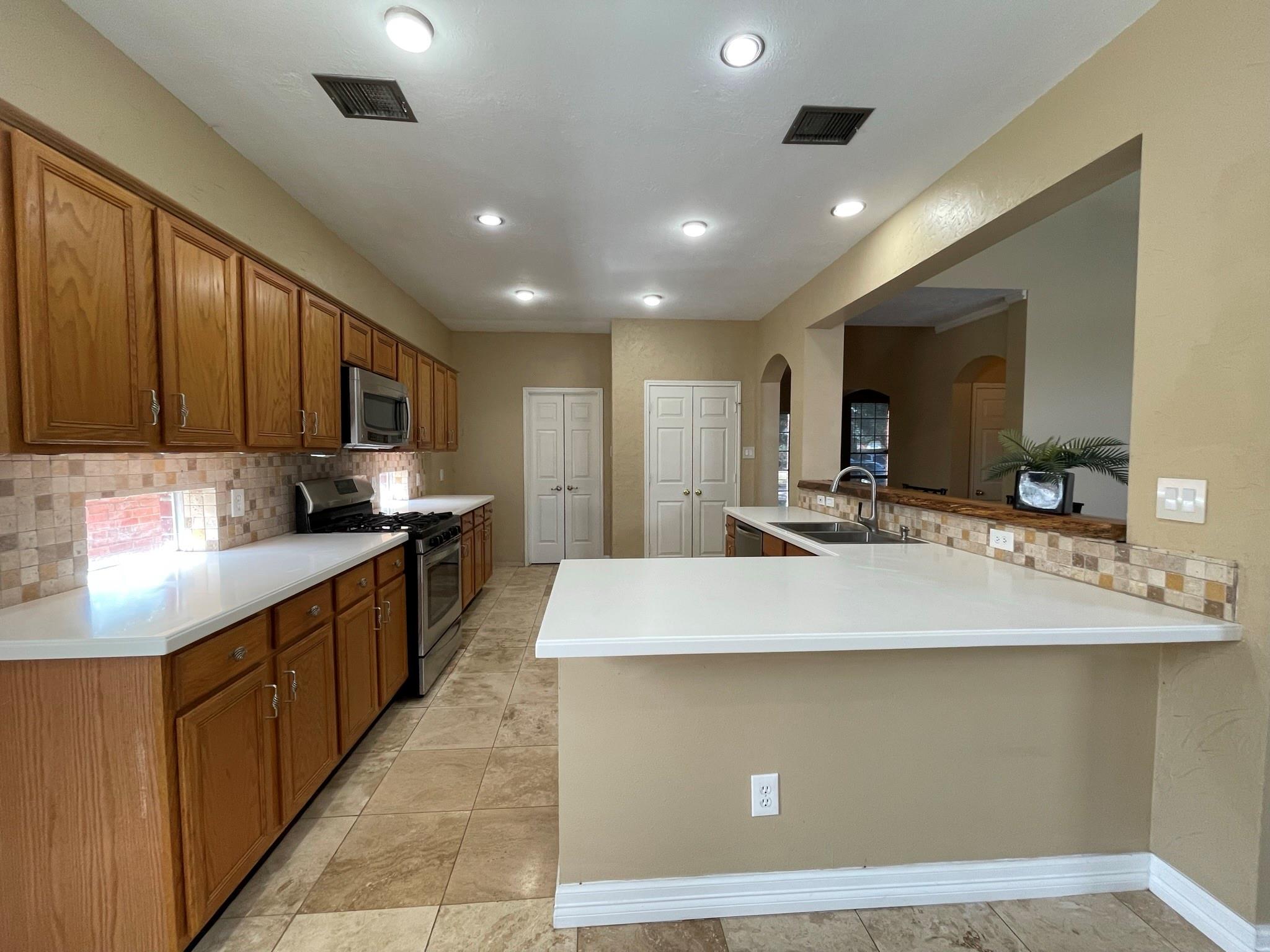 739 Annies Way