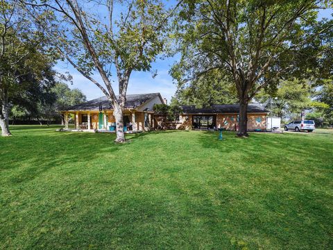 Photo of 2022 Skrivanek Road, Sealy, TX 77474 (MLS # 69487356)