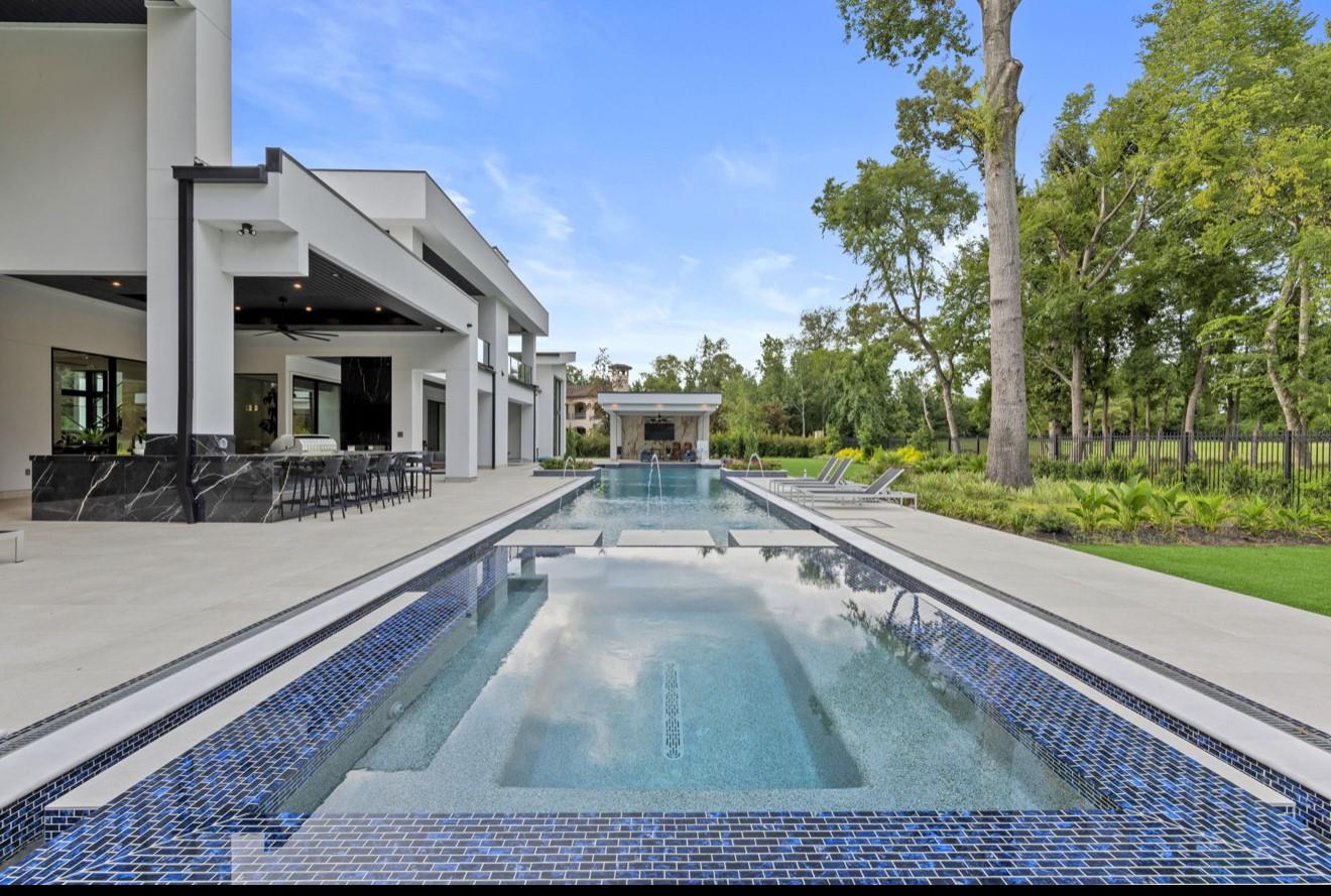 6 Estancia Place